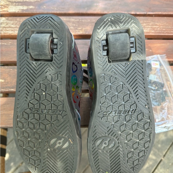 Heelys size 6 - Picture 8 of 8